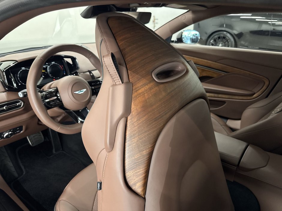 Aston Martin Vanquish  2025-27