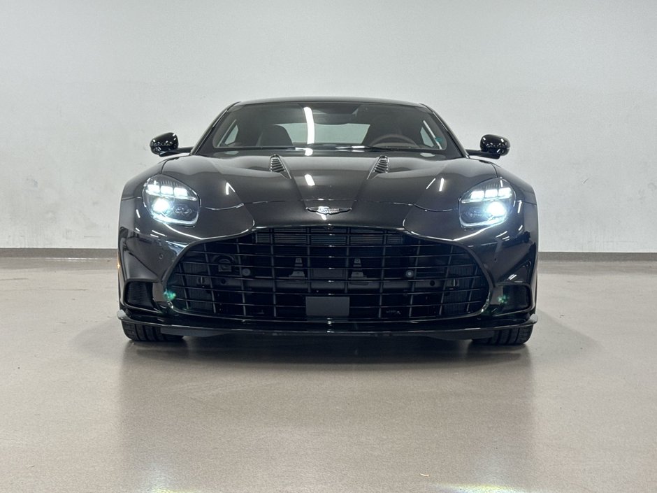 Aston Martin Vanquish  2025-9