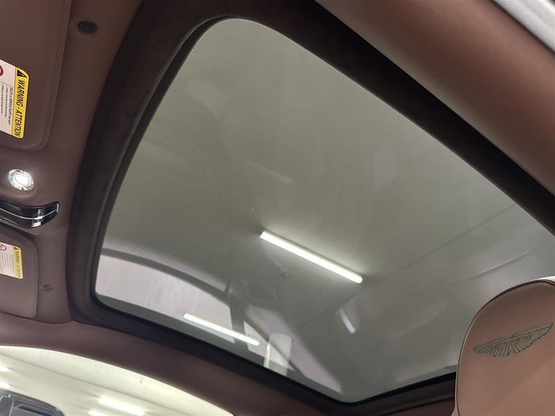 2025 Aston Martin Vanquish-9