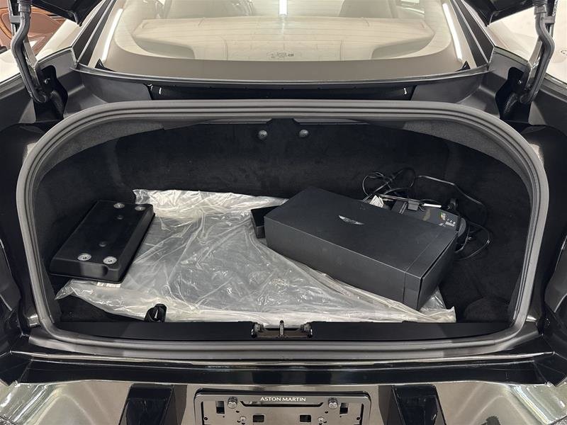 2025 Aston Martin Vanquish-10