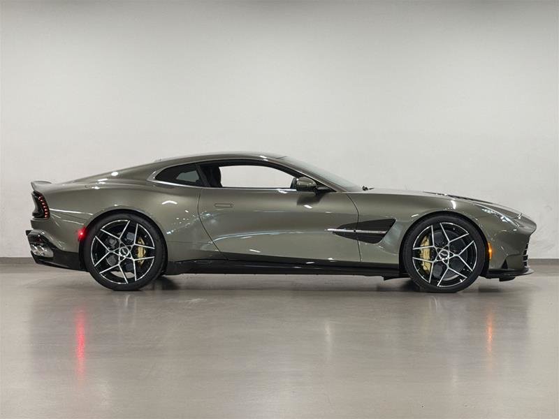 2025 Aston Martin Vanquish-2