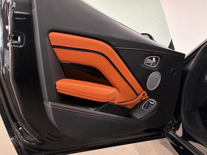 Aston Martin Vantage (2)  2020-6
