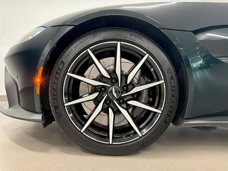 Aston Martin Vantage (2)  2020-18