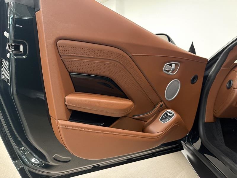 Aston Martin Vantage (2)  2020-6