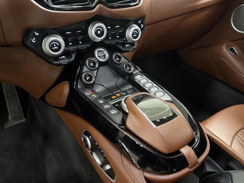 Aston Martin Vantage (2)  2020-13