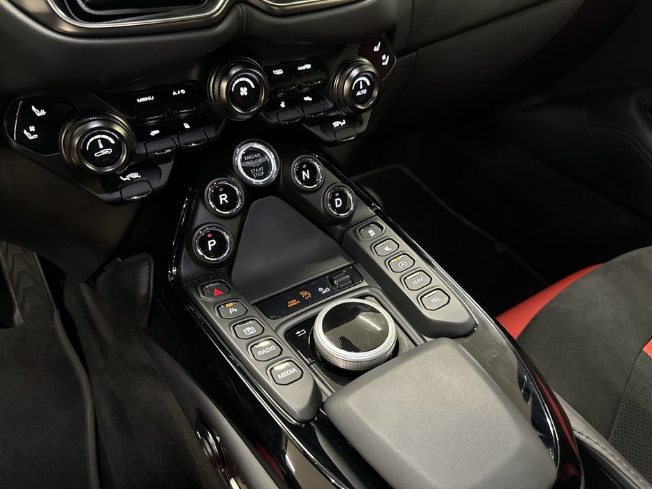 Aston Martin Vantage Coupe 2022-20
