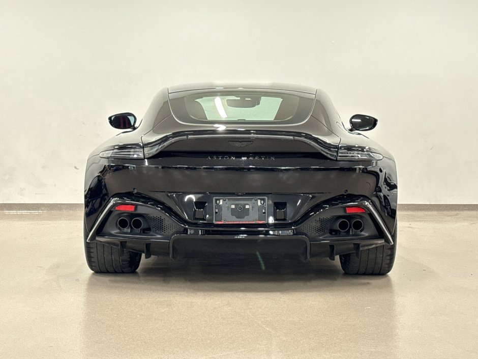 Aston Martin Vantage Coupe 2022-6