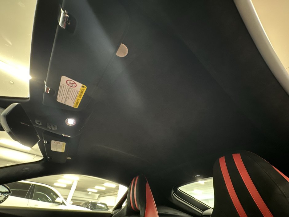 Aston Martin Vantage Coupe 2022-21