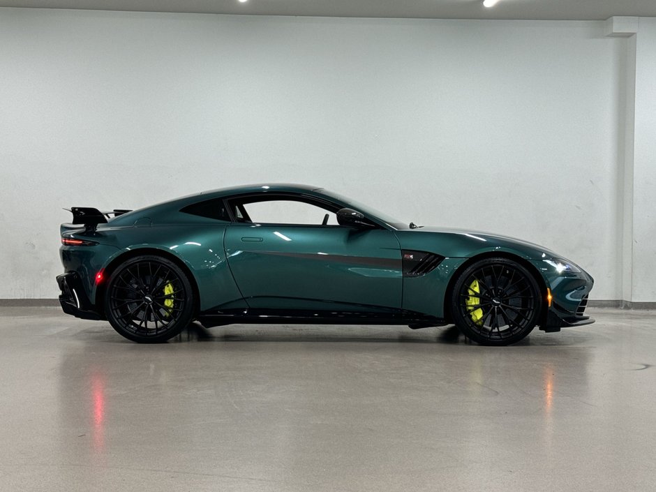 Aston Martin Vantage F1 Coupe 2022-10