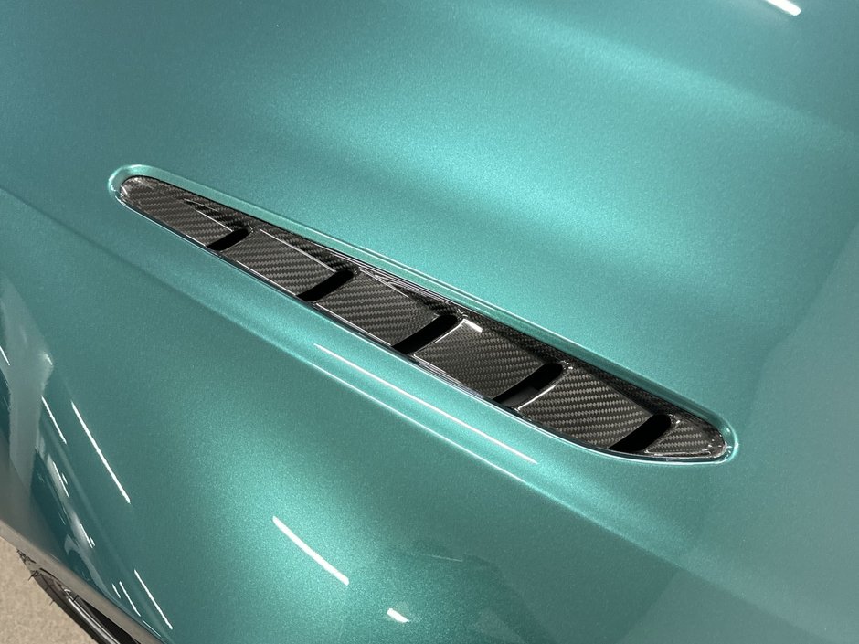 Aston Martin Vantage F1 Coupe 2022-29
