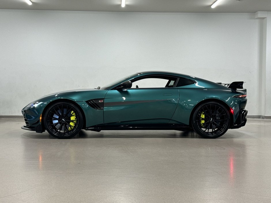 Aston Martin Vantage F1 Coupe 2022-11