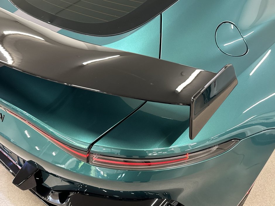 Aston Martin Vantage F1 Coupe 2022-30