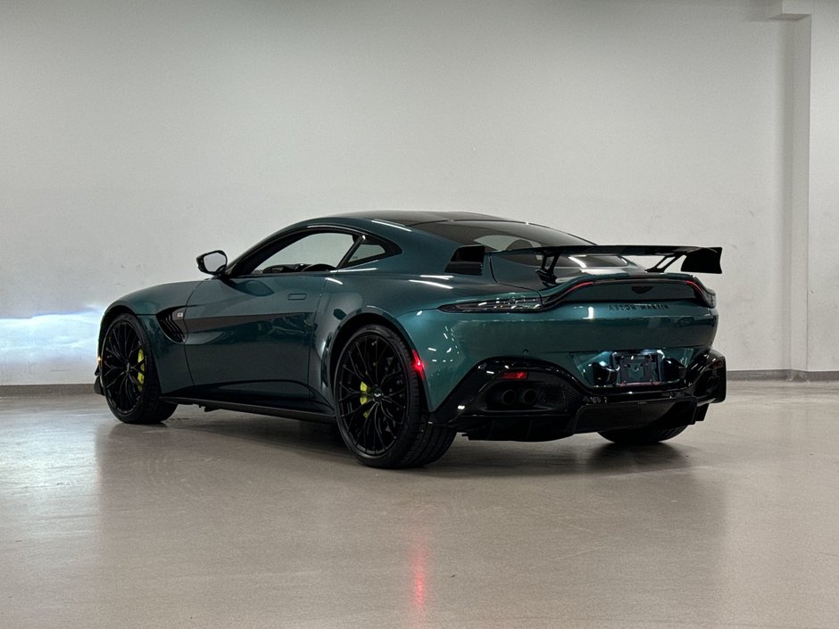 Aston Martin Vantage F1 Coupe 2022-13