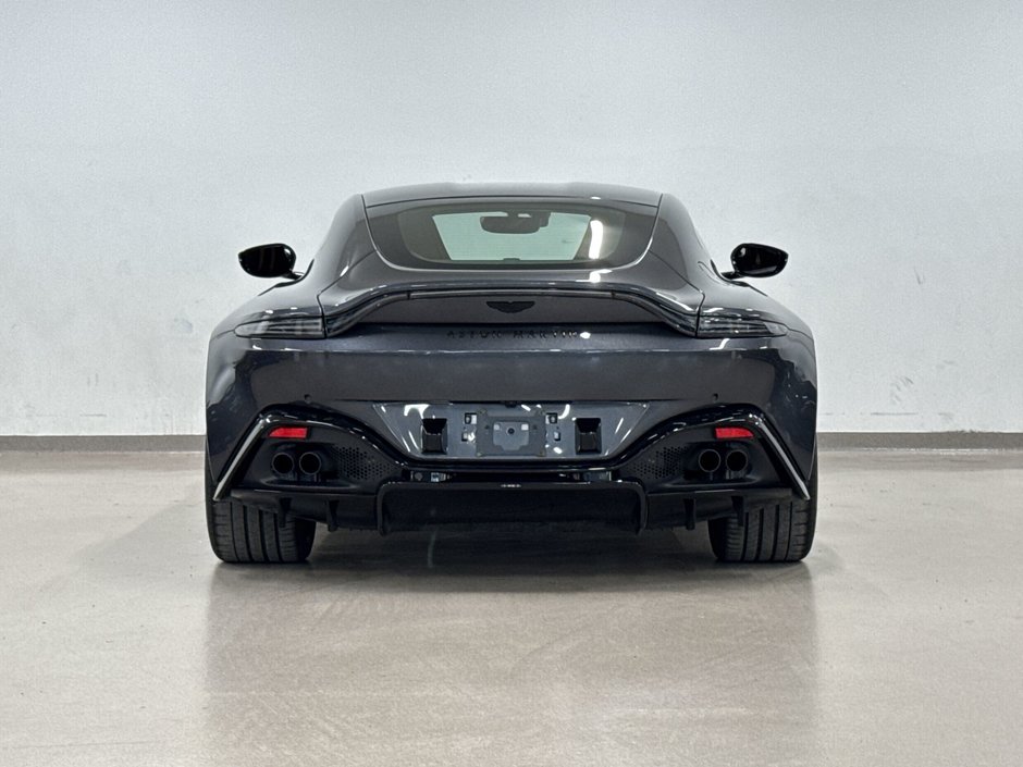 Aston Martin Vantage Coupe 2022-12
