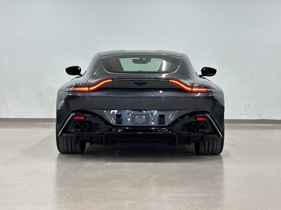 Aston Martin Vantage Coupe 2022-6