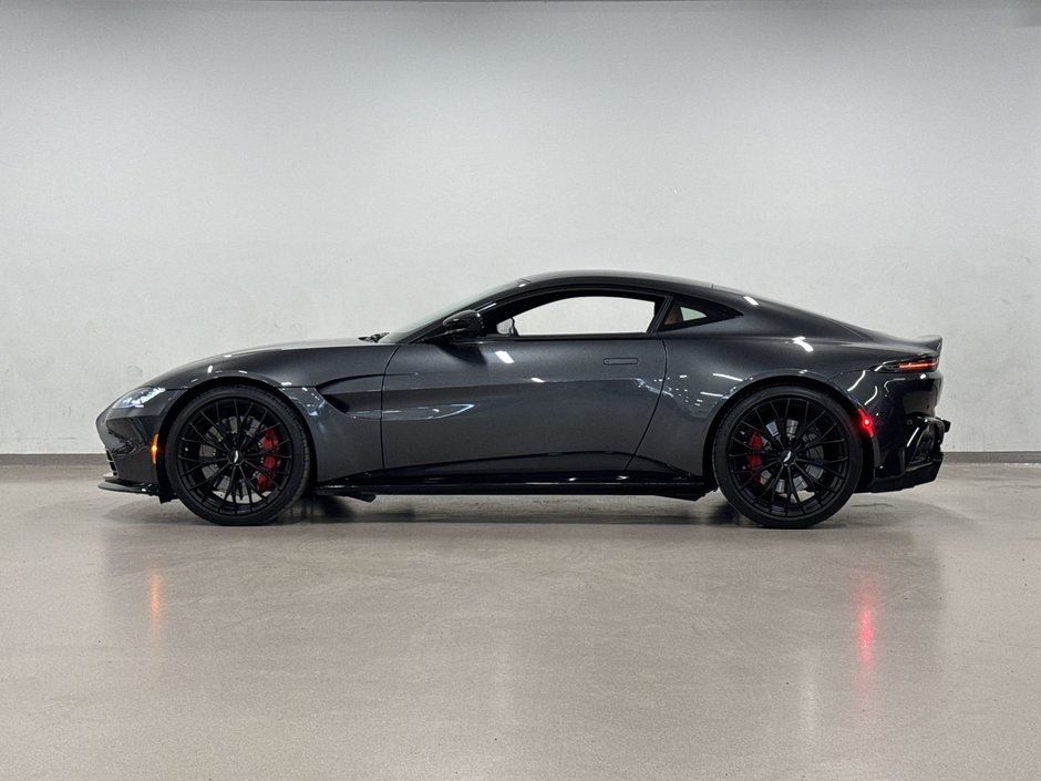 Aston Martin Vantage Coupe 2022-4