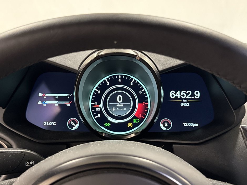 Aston Martin Vantage Coupe 2022-16