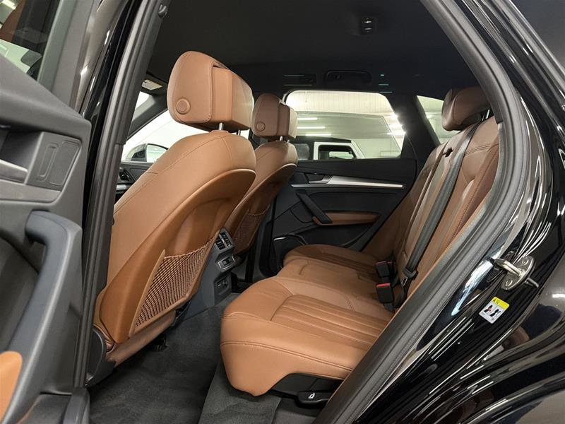 Audi Q5 40 2.0T Komfort quattro 7sp S Tronic 2023-14