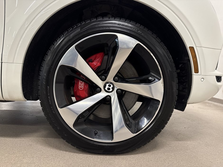 2019 Bentley Bentayga V8-26