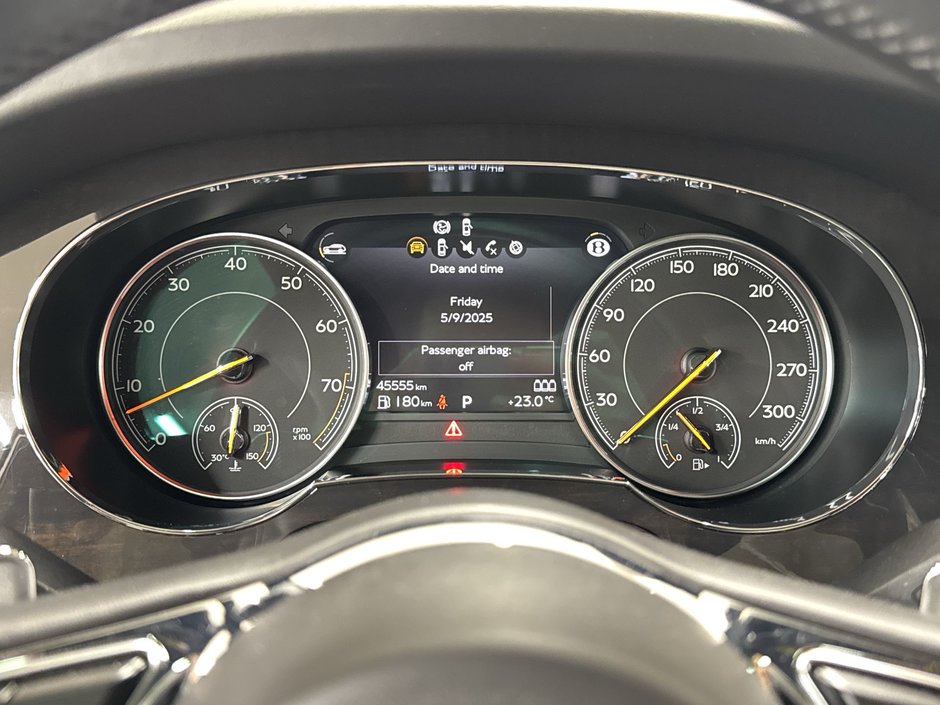 2019 Bentley Bentayga V8-16