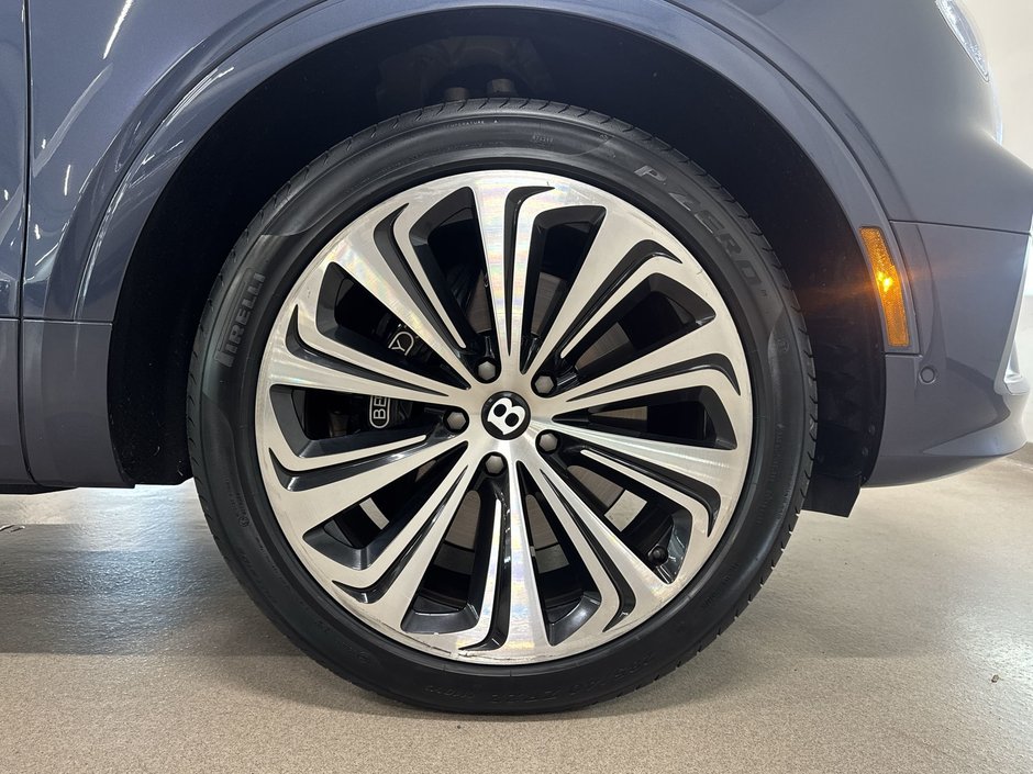 Bentley Bentayga V8 2021-26