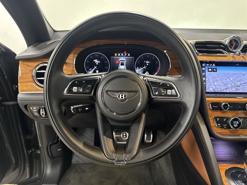 Bentley Bentayga V8 2021-11