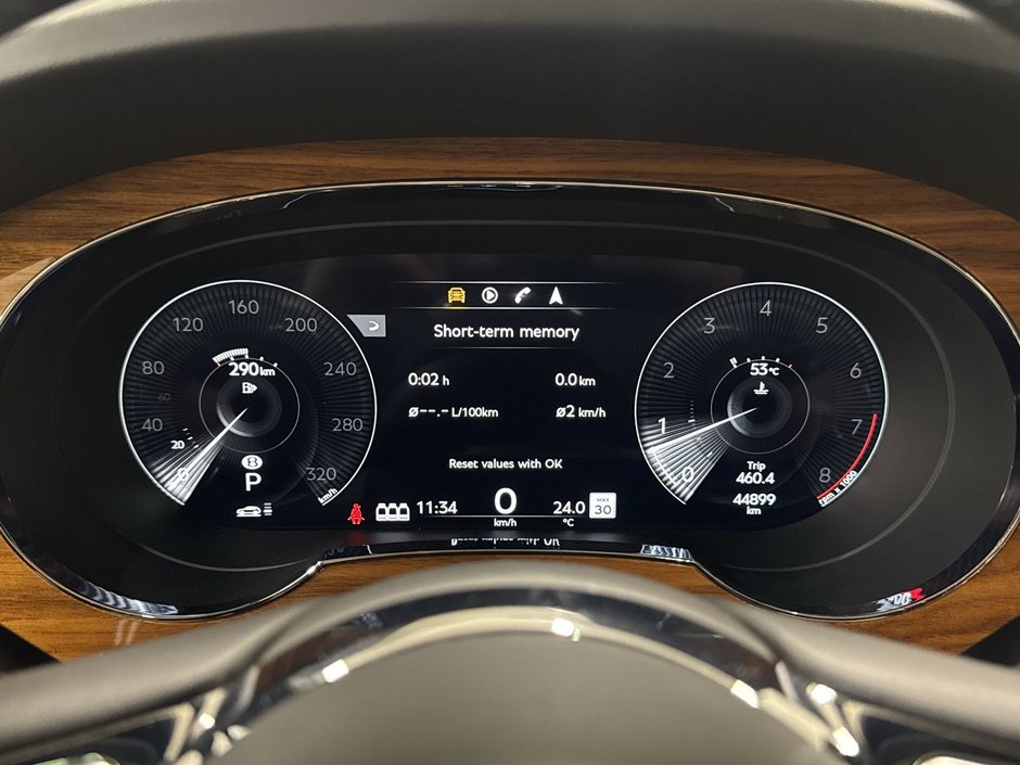 Bentley Bentayga V8 2021-16