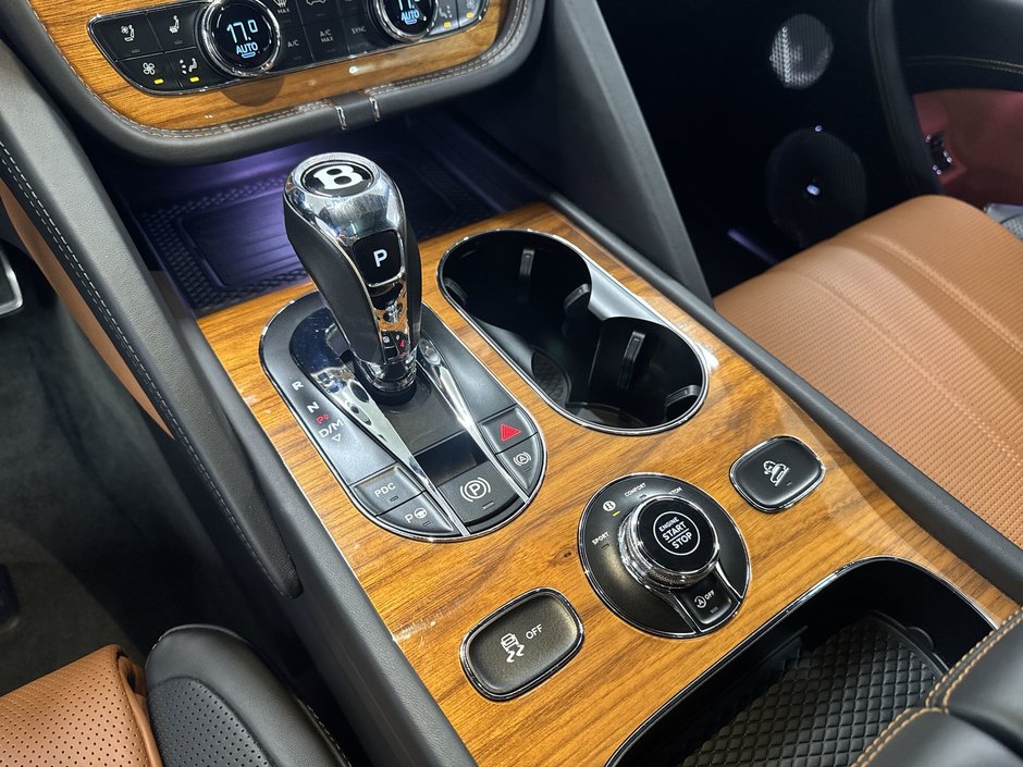 Bentley Bentayga V8 2021-20