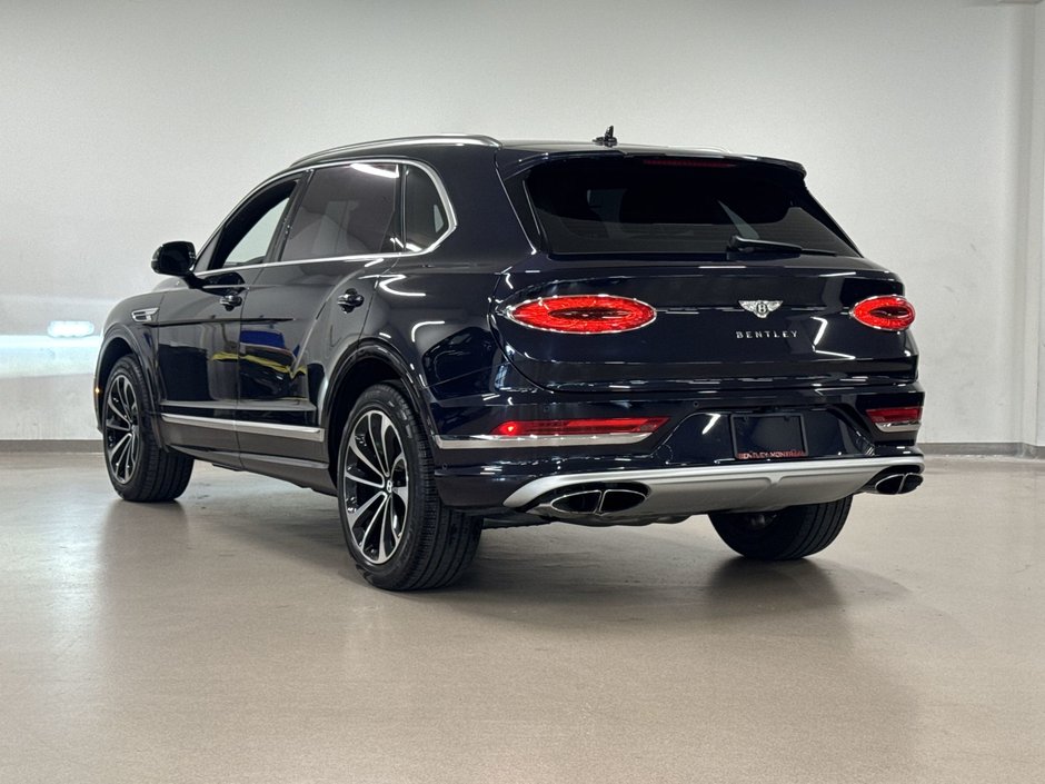 Bentley Bentayga EWB 2023-12