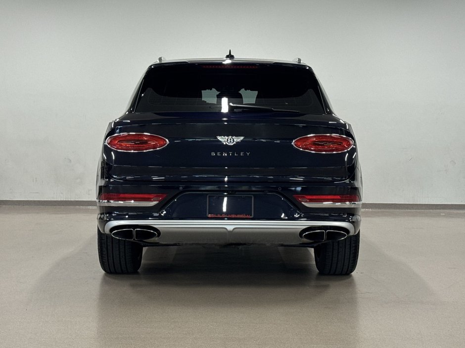 Bentley Bentayga EWB 2023-6