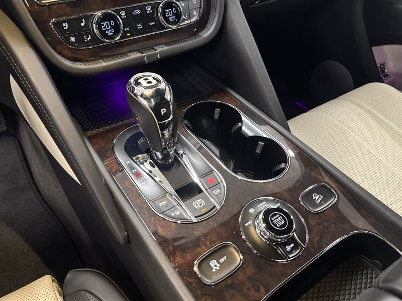 Bentley Bentayga EWB 2023-12