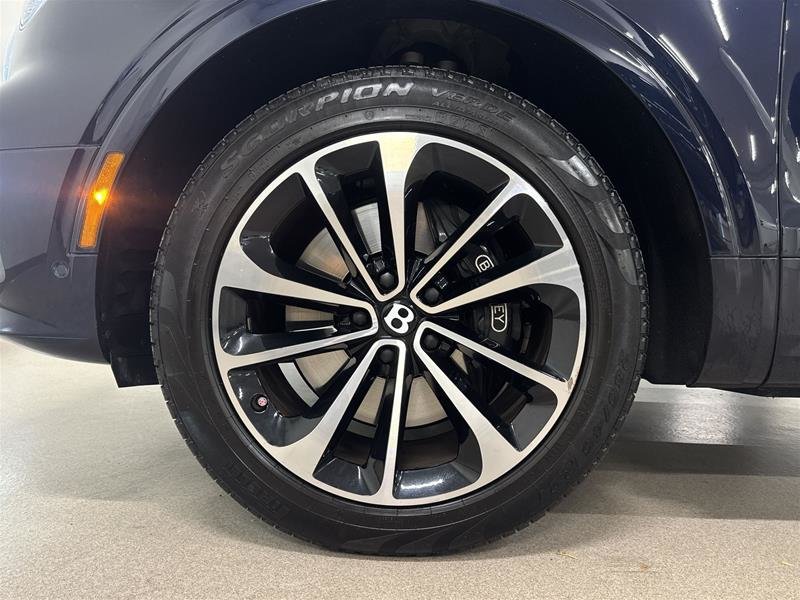 Bentley Bentayga EWB 2023-18