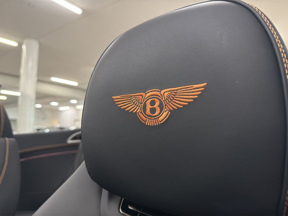 Bentley Continental GTC Black Edition 2025-23
