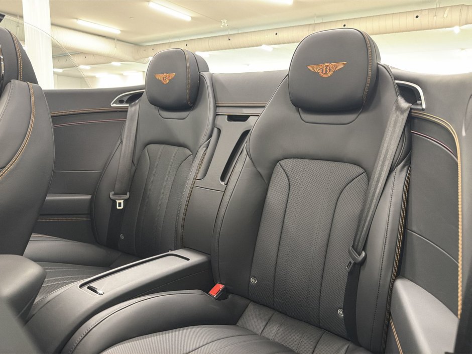 Bentley Continental GTC Black Edition 2025-22
