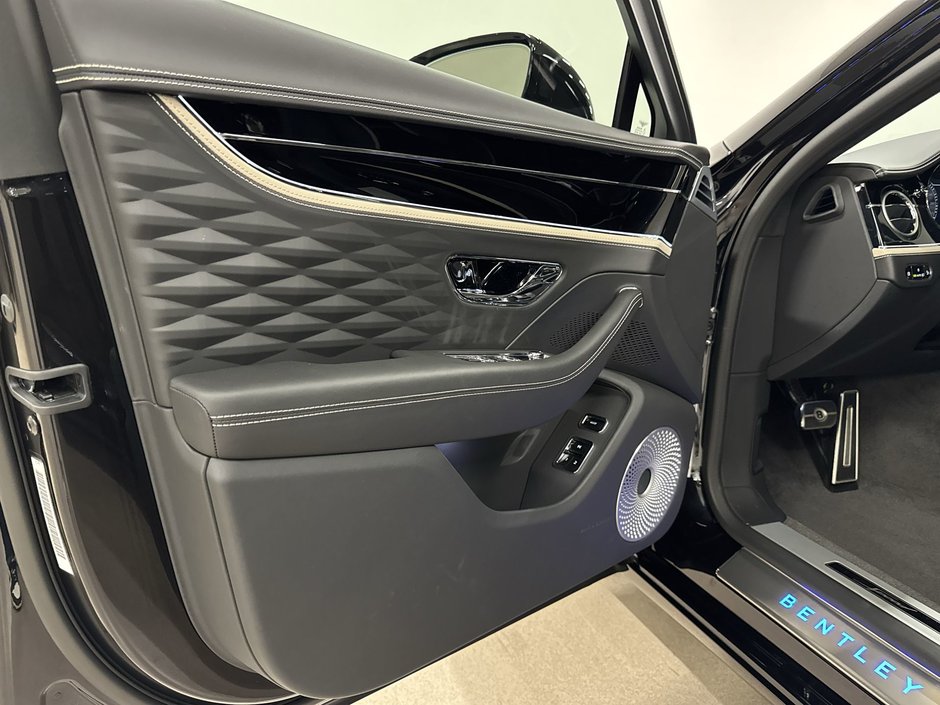 Bentley Flying Spur Speed 2024-13