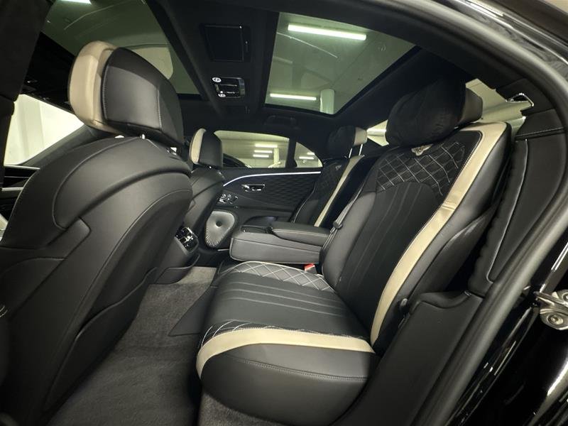 Bentley Flying Spur Speed 2024-13