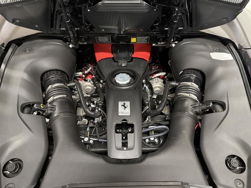 Ferrari F8 Spider 2021-17