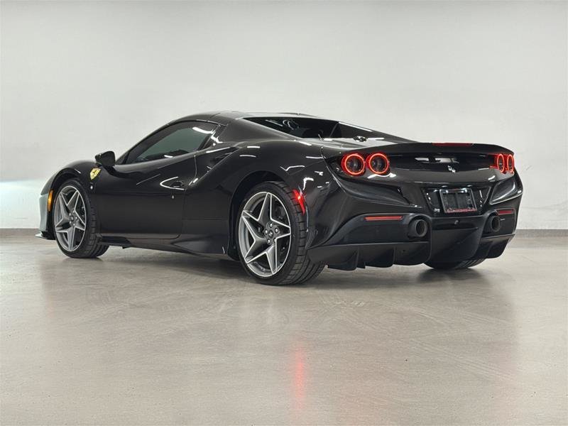 Ferrari F8 Spider 2021-13