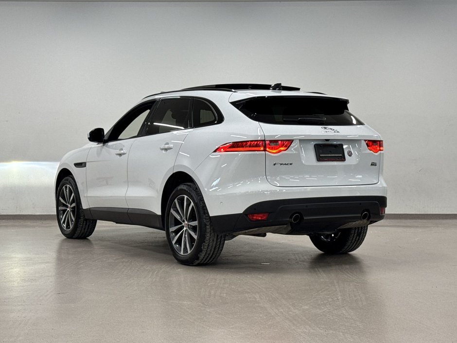 Jaguar F-PACE 25t AWD Prestige 2020-13