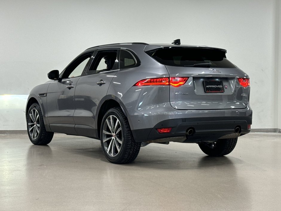 Jaguar F-PACE 25t AWD Prestige 2020-13