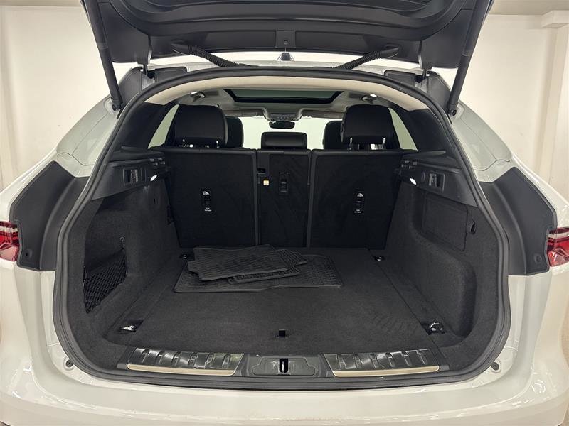 Jaguar F-PACE P250 AWD S 2022-15