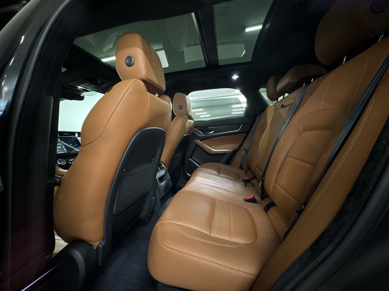 2022 Jaguar F-PACE P250 R-DYNAMIC-14
