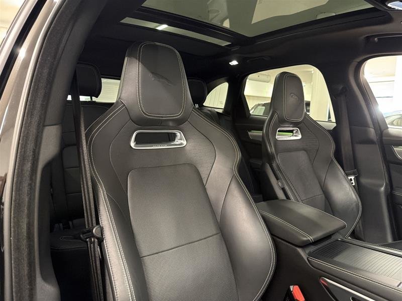 2022 Jaguar F-PACE P250 R-DYNAMIC-17