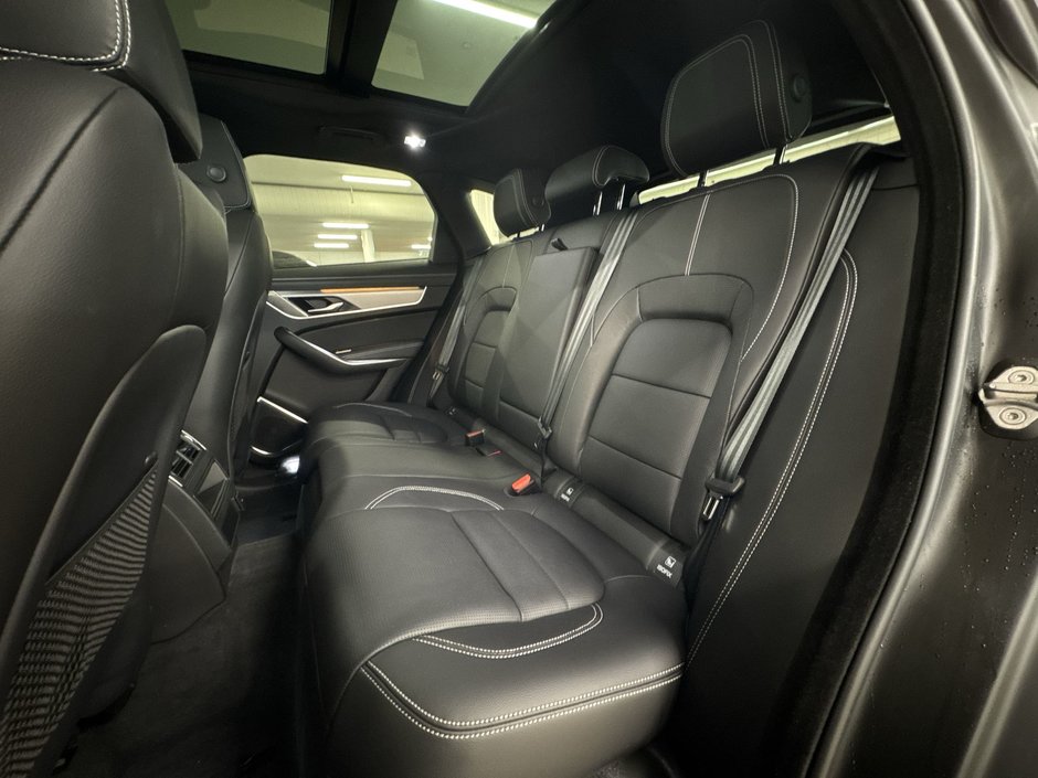 2023 Jaguar F-PACE P400 AWD R-Dynamic S-22