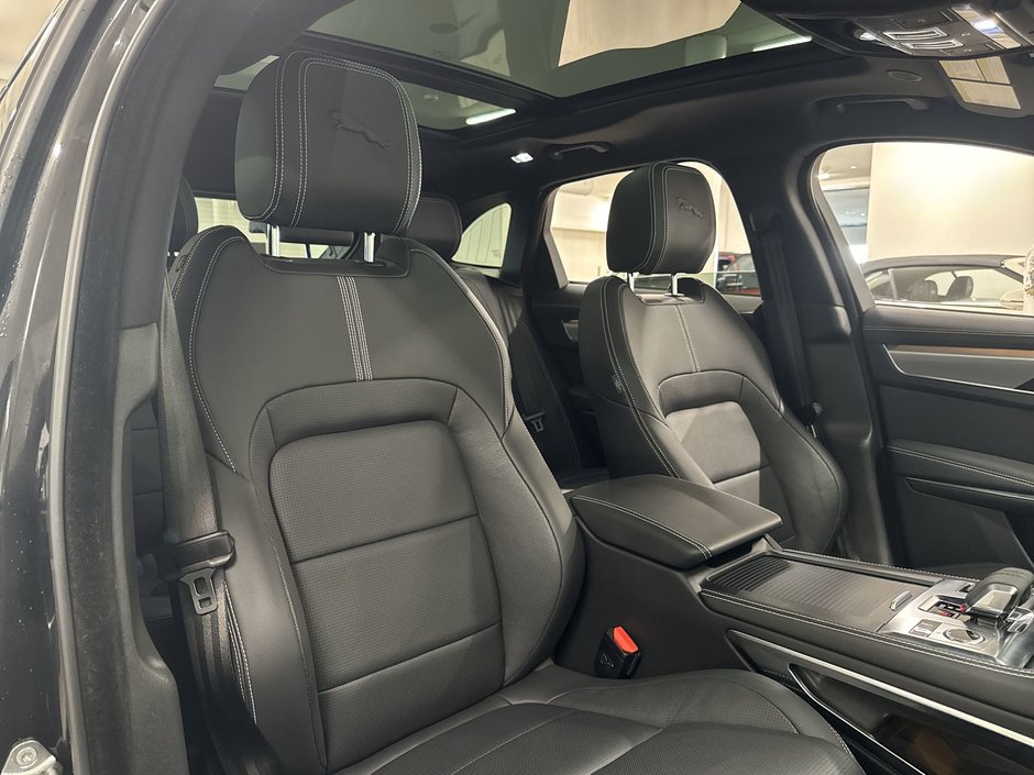 2023 Jaguar F-PACE P400 AWD R-Dynamic S-24