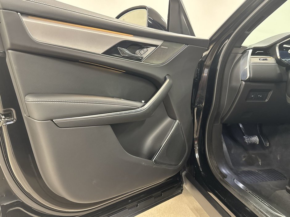 2023 Jaguar F-PACE P400 AWD R-Dynamic S-14