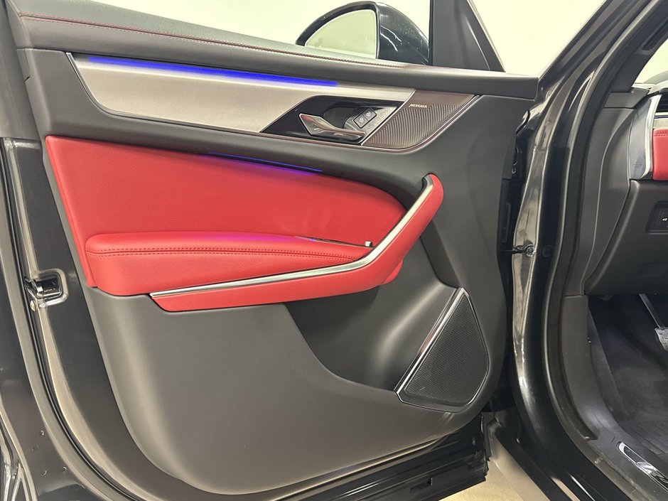 2023 Jaguar F-PACE P400 AWD R-Dynamic S-12