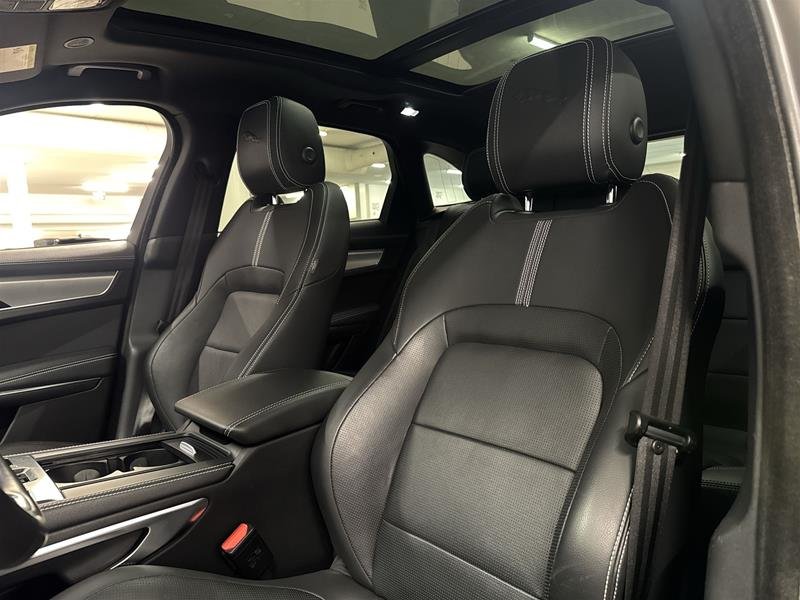 2023 Jaguar F-PACE P250 R-DYNAMIC S-7