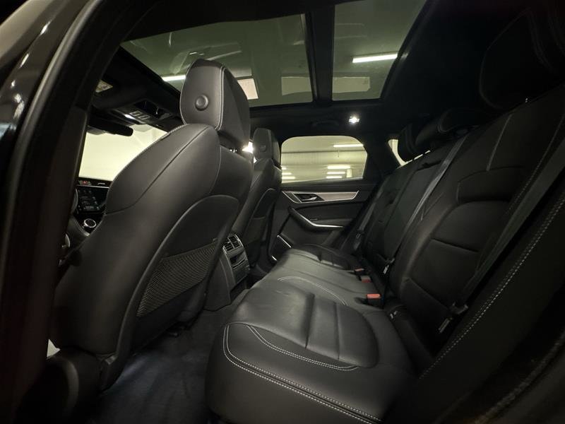 2023 Jaguar F-PACE P250 R-DYNAMIC S-14