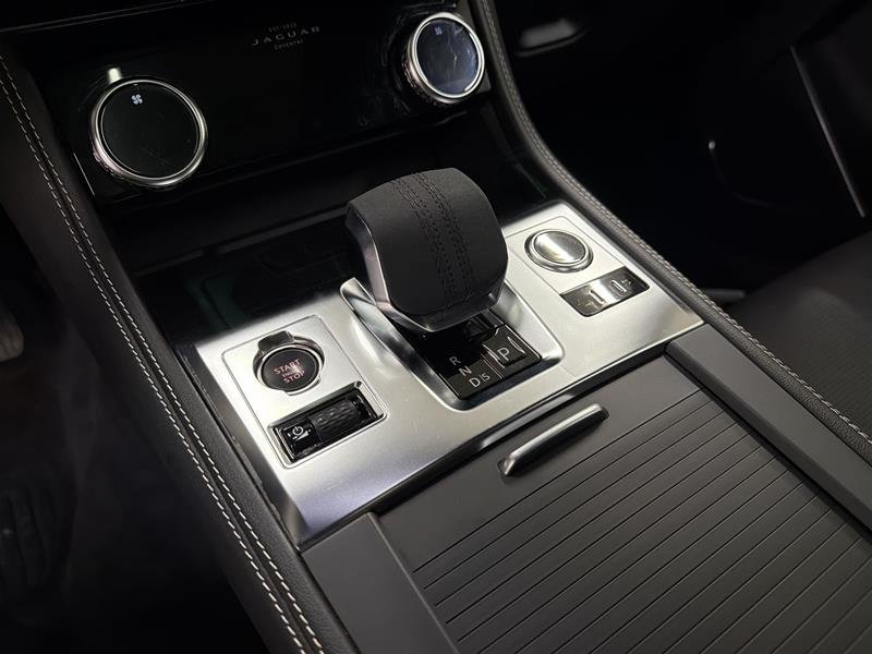 Jaguar F-PACE P250 R-DYNAMIC S 2023-12